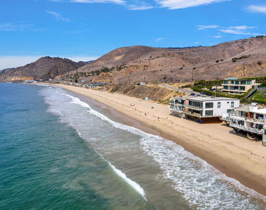 25444 Malibu Road - Photo Thumbnail 5