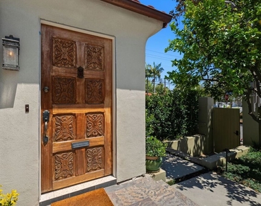 9001 Rosewood Avenue - Photo Thumbnail 4