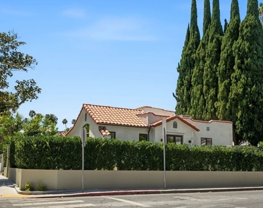 9001 Rosewood Avenue - Photo Thumbnail 43