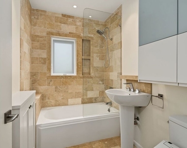 9001 Rosewood Avenue - Photo Thumbnail 32