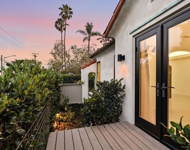9001 Rosewood Avenue - Photo Thumbnail 46