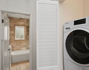 9001 Rosewood Avenue - Photo Thumbnail 25