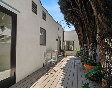 9001 Rosewood Avenue - Photo Thumbnail 20