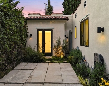 9001 Rosewood Avenue - Photo Thumbnail 36