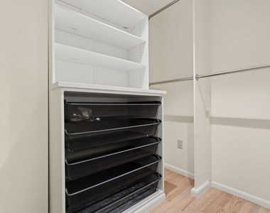 9001 Rosewood Avenue - Photo Thumbnail 31