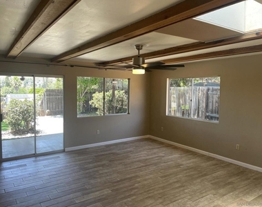 10428 Len Court - Photo Thumbnail 2