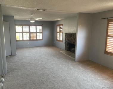 10428 Len Court - Photo Thumbnail 5