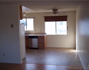 930 Ebony Ave - Photo Thumbnail 2