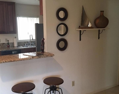 1460 W Oliver Avenue - Photo Thumbnail 3
