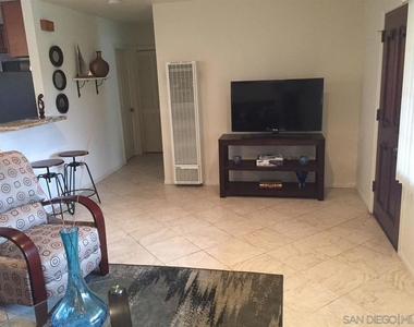 1460 W Oliver Avenue - Photo Thumbnail 4