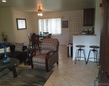 1460 W Oliver Avenue - Photo Thumbnail 2
