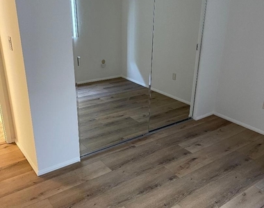 1460 W Oliver Avenue - Photo Thumbnail 22
