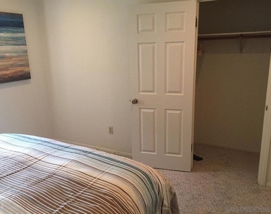 1460 W Oliver Avenue - Photo Thumbnail 16