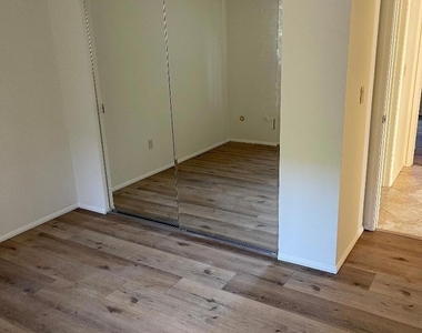 1460 W Oliver Avenue - Photo Thumbnail 20