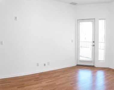 655 Columbia St - Photo Thumbnail 14