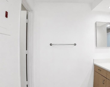 655 Columbia St - Photo Thumbnail 19