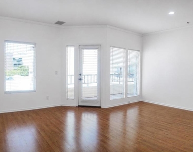 655 Columbia St - Photo Thumbnail 8