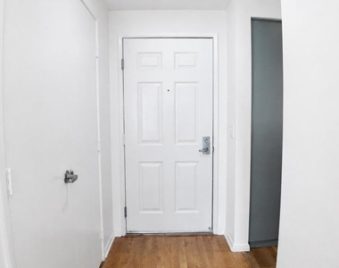 655 Columbia St - Photo Thumbnail 5