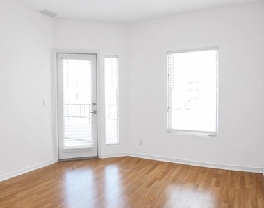 655 Columbia St - Photo Thumbnail 13