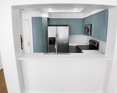 655 Columbia St - Photo Thumbnail 11