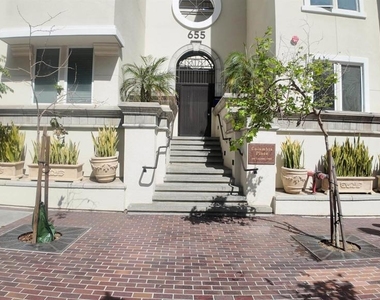 655 Columbia St - Photo Thumbnail 31