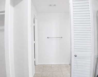 655 Columbia St - Photo Thumbnail 17