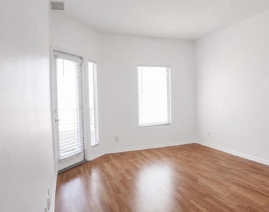 655 Columbia St - Photo Thumbnail 12