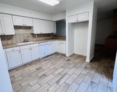 937 Shadow Lake Drive - Photo Thumbnail 3