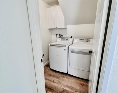 937 Shadow Lake Drive - Photo Thumbnail 10