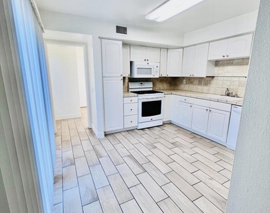 937 Shadow Lake Drive - Photo Thumbnail 5
