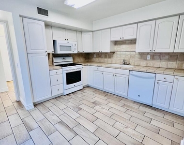 937 Shadow Lake Drive - Photo Thumbnail 4