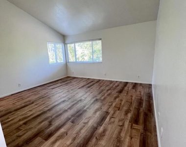 937 Shadow Lake Drive - Photo Thumbnail 20