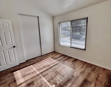 937 Shadow Lake Drive - Photo Thumbnail 12