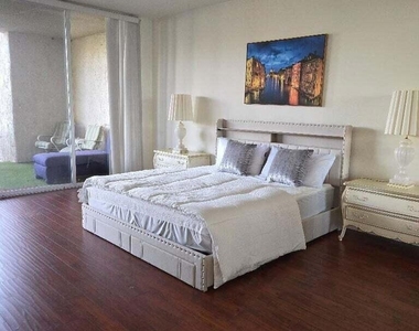 899 Island Drive - Photo Thumbnail 7
