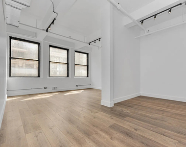 255 West 36th Street - Photo Thumbnail 1