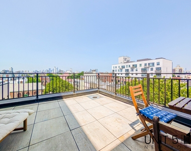 319 Graham Avenue - Photo Thumbnail 7