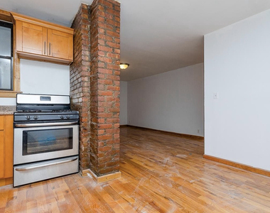 100 Broadway - Photo Thumbnail 2