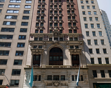 37 Wall Street - Photo Thumbnail 12