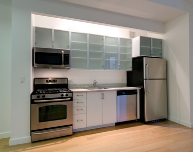 37 Wall Street - Photo Thumbnail 2