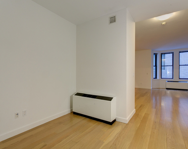 37 Wall Street - Photo Thumbnail 5