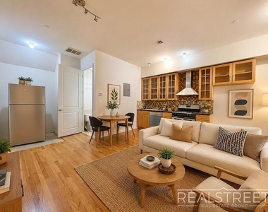 18 Goodwin Place - Photo Thumbnail 2