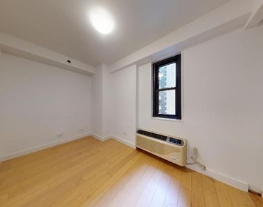 East 39th Street - Photo Thumbnail 4