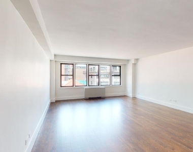 East 63rd Street - Photo Thumbnail 1