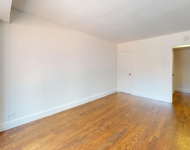 East 63rd Street - Photo Thumbnail 5