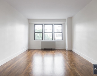 East 63rd Street - Photo Thumbnail 7