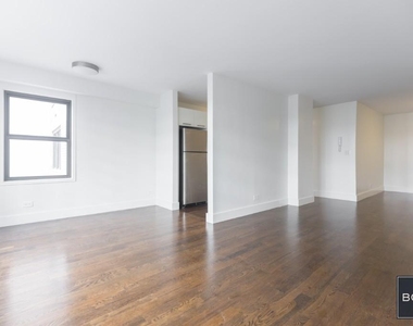 East 63rd Street - Photo Thumbnail 5