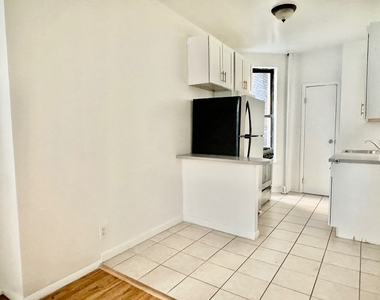 401 East 91st Street - Photo Thumbnail 2