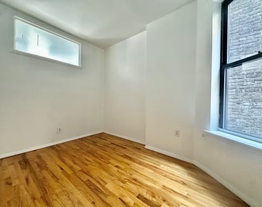 401 East 91st Street - Photo Thumbnail 11