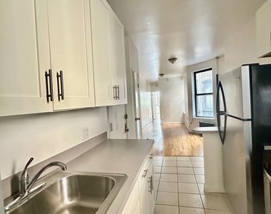 401 East 91st Street - Photo Thumbnail 6