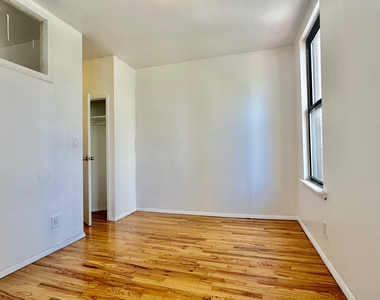 401 East 91st Street - Photo Thumbnail 2